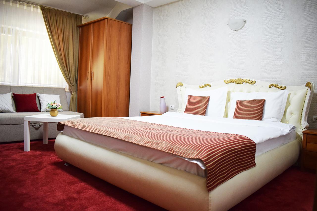 Hotel Aristocrat&Fish Restaurant Skopje Zimmer foto
